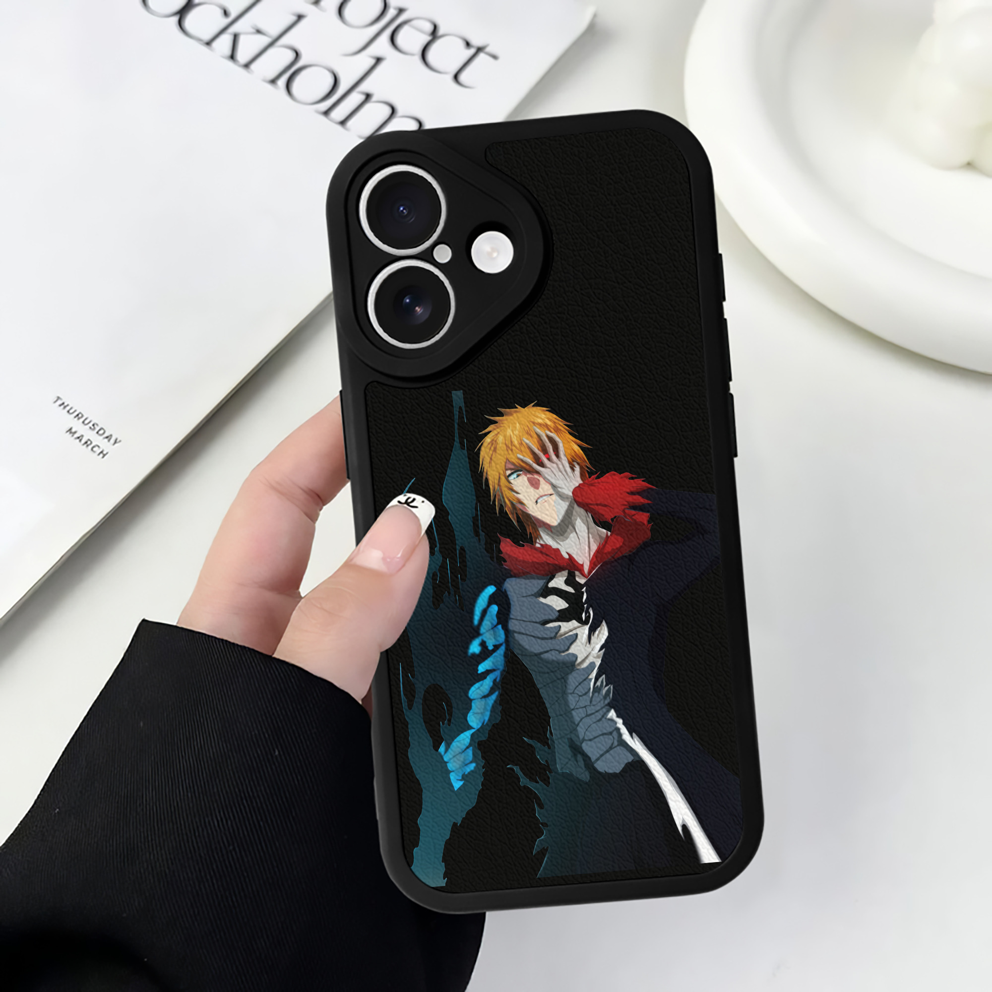 ブリーチ 黒崎一護（くろさき いちご）BLEACH Kurosaki Ichigo 【iPhone 16シリーズ対応】シリコンスマホケース（レザー調） 材質：シリコン
